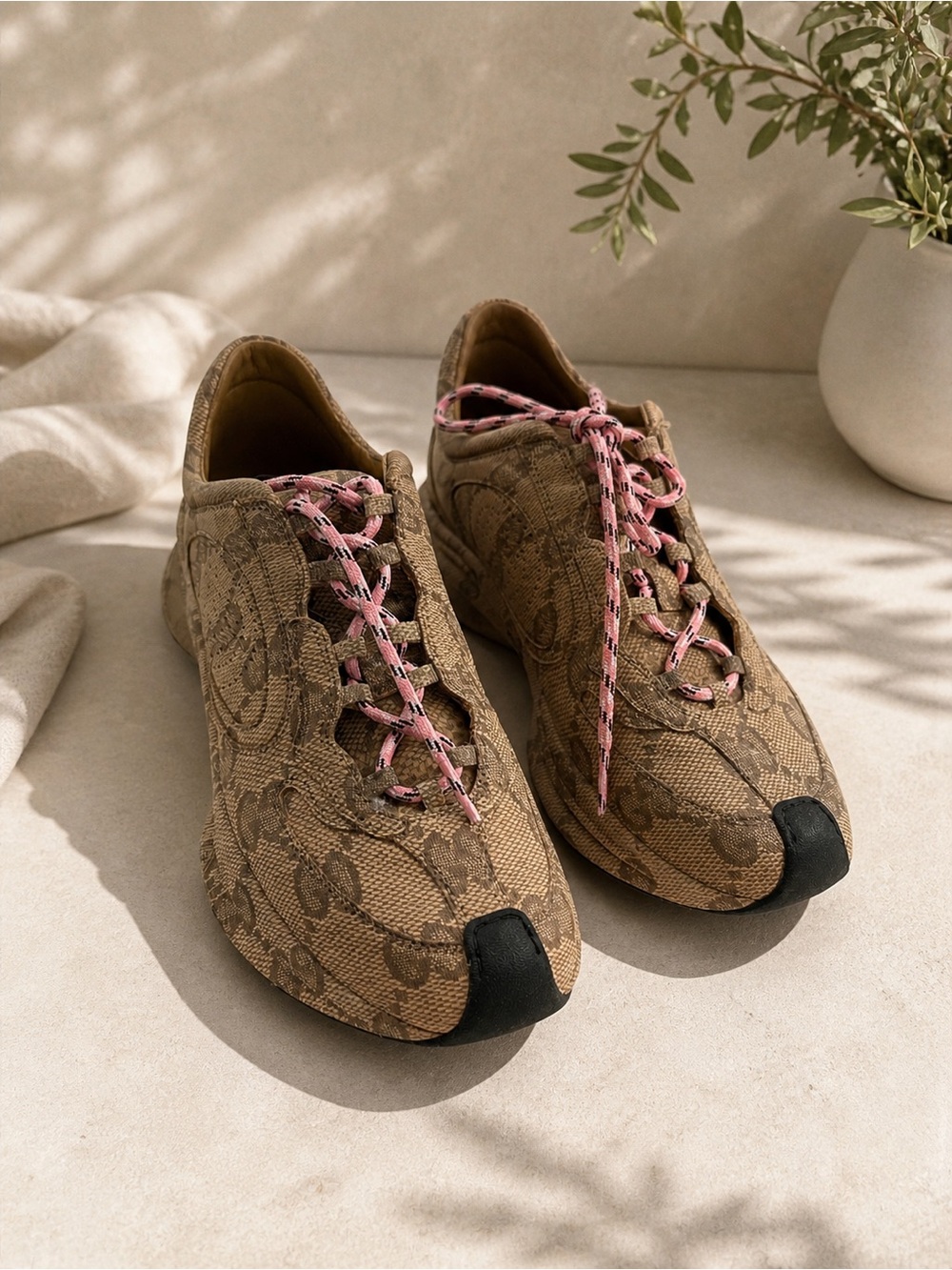 Gucci Brown Monogram Women's Sneakers with Pink Laces